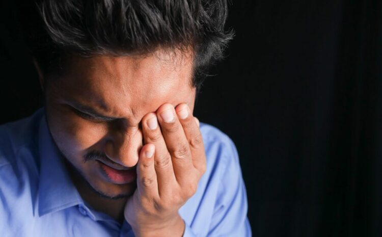  Sinais e Sintomas do Herpes Ocular – O que você precisa saber