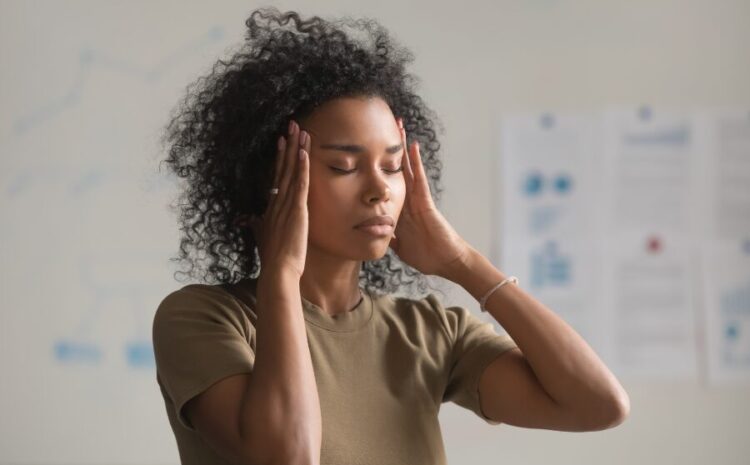  Glaucoma pode ser causado por enxaqueca? Entenda a relação e os riscos